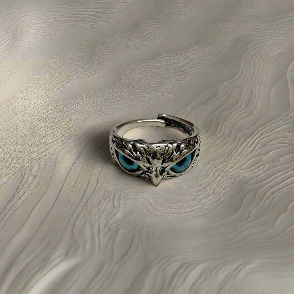 LunaEyes Ring