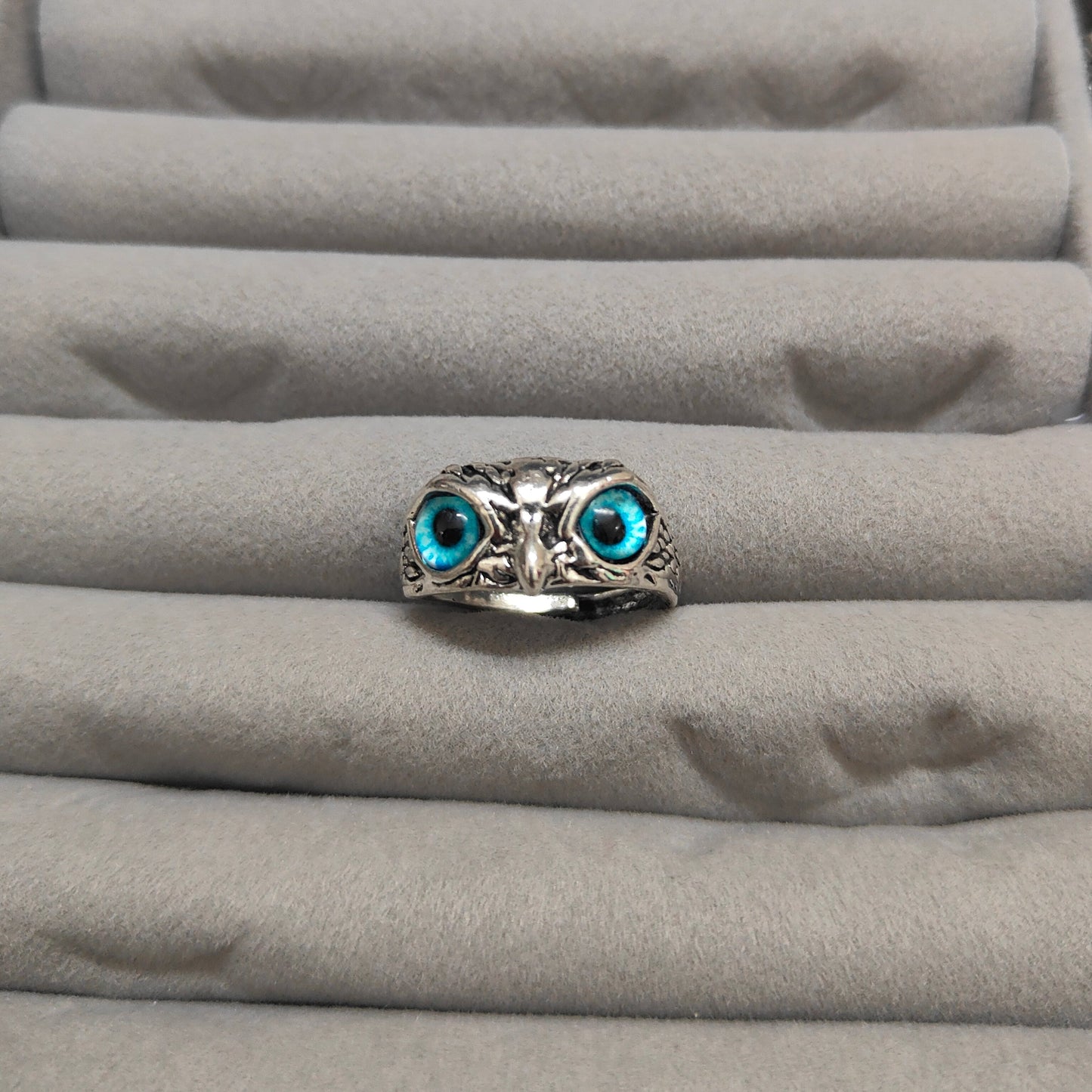 LunaEyes Ring